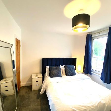 Medway Getaway - 3 Bed Home With Luxury Bathroom Chatham  Exteriér fotografie