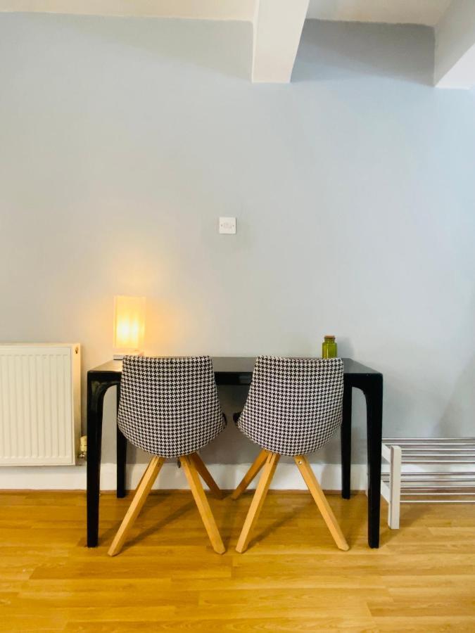 Medway Getaway - 3 Bed Home With Luxury Bathroom Chatham  Exteriér fotografie