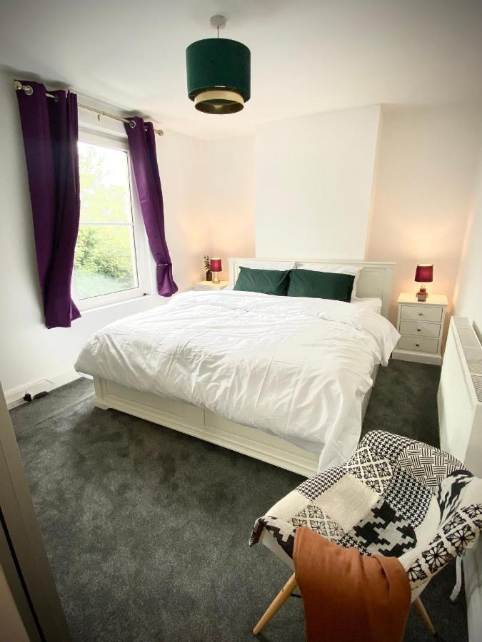 Medway Getaway - 3 Bed Home With Luxury Bathroom Chatham  Exteriér fotografie